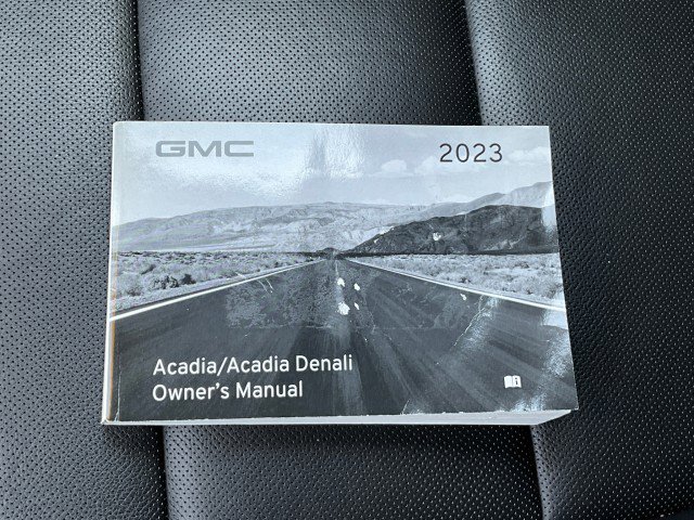 Used 2023 GMC Acadia SLT image 41