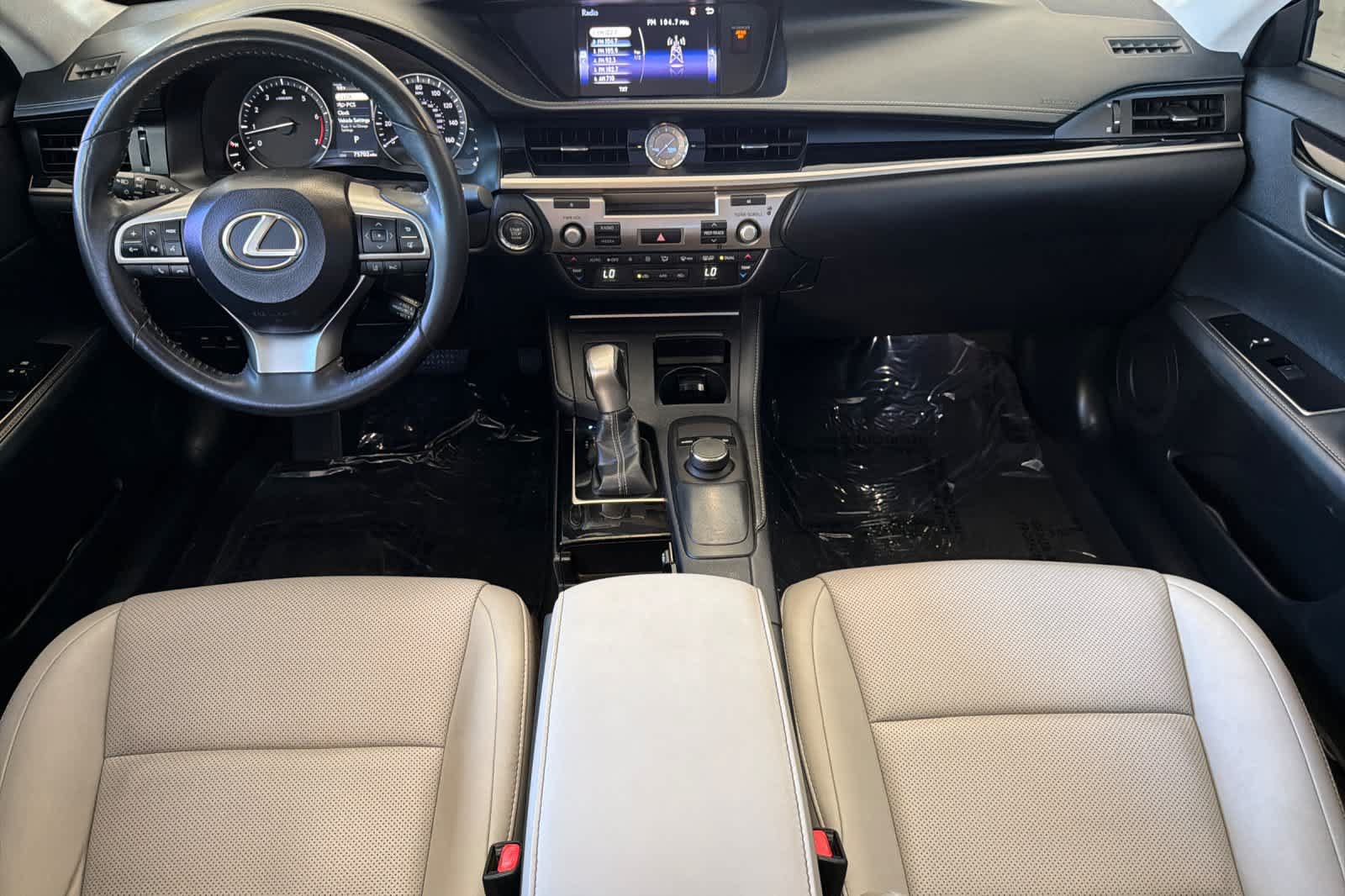 Used 2018 Lexus ES 350 w/ Accessory Package FWD image 3
