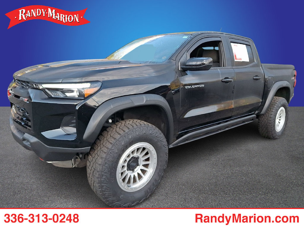 Used 2024 Chevrolet Colorado ZR2 w/ Safety Package AWD/4WD image 1