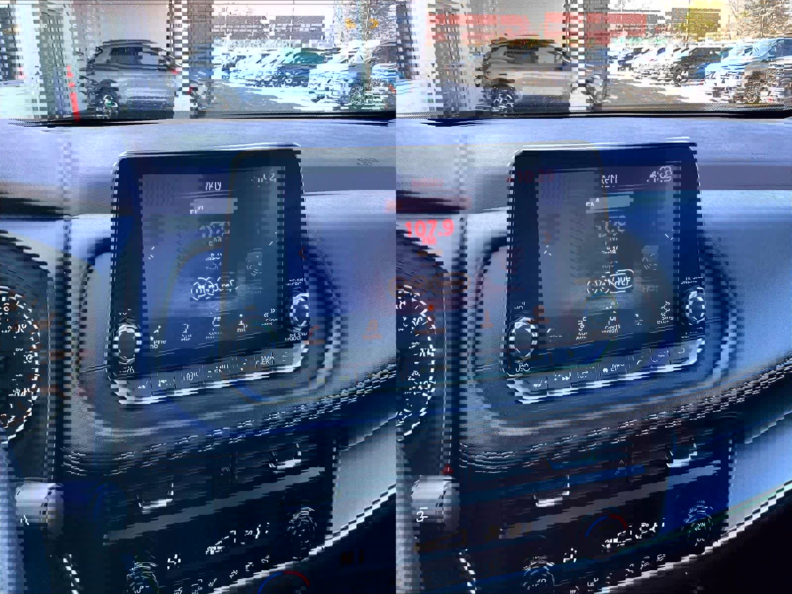 Used 2023 Nissan Rogue SV image 26