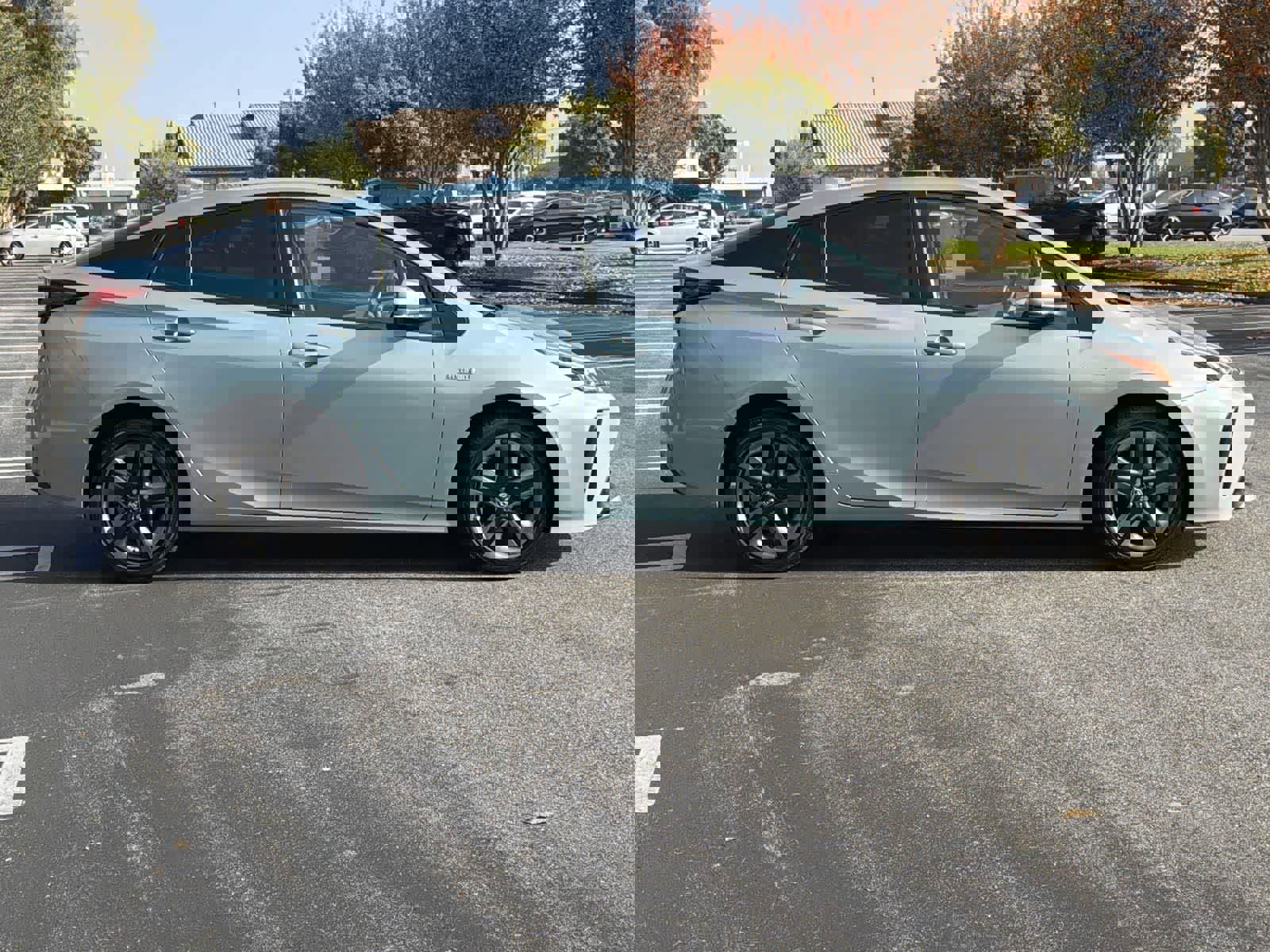 Used 2021 Toyota Prius L Eco image 3