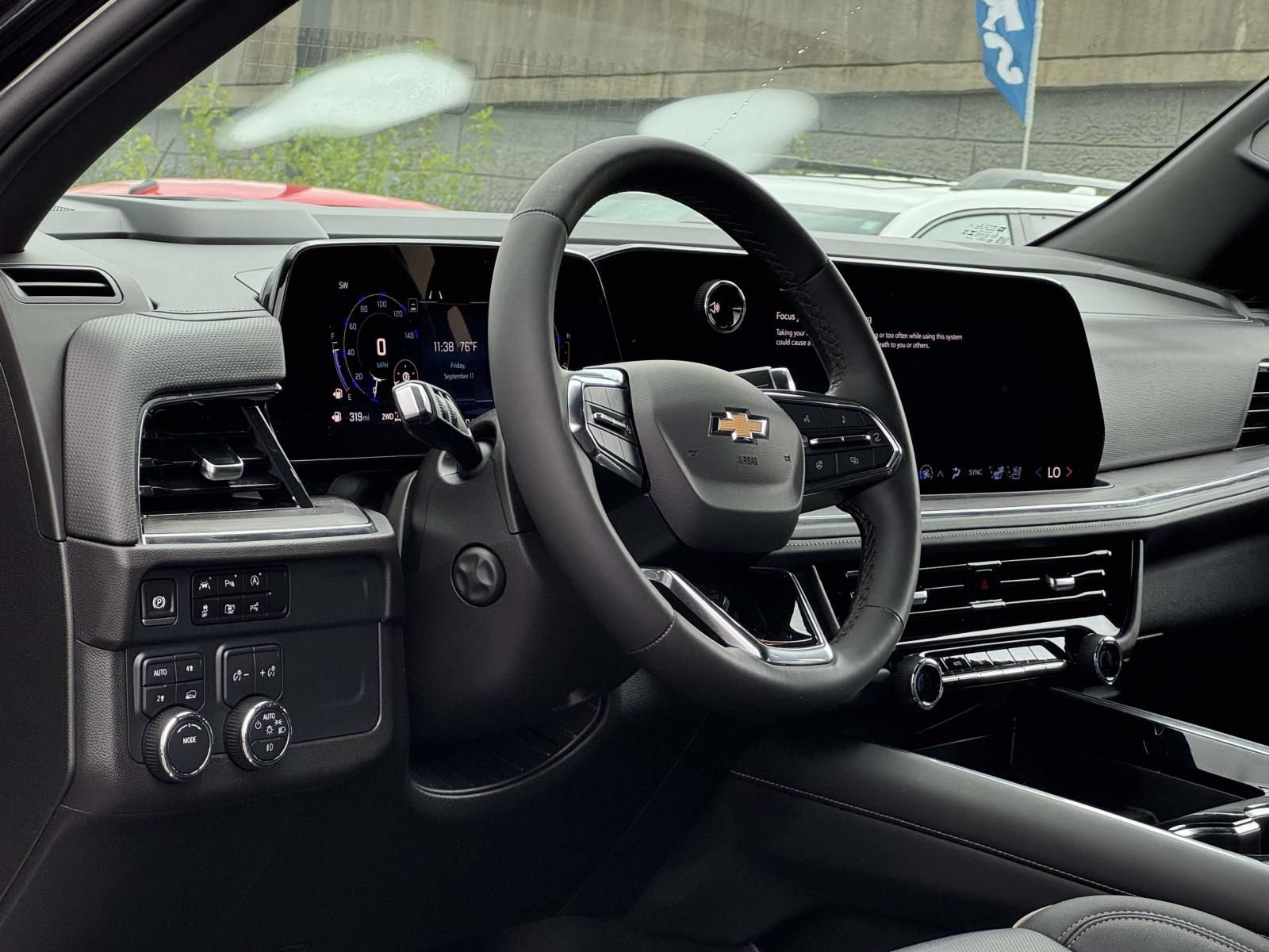 Used 2025 Chevrolet Suburban Premier AWD/4WD image 11
