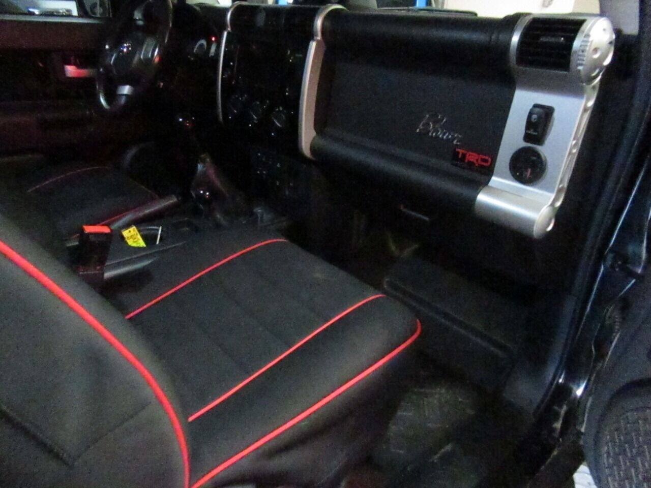 Used 2007 Toyota FJ Cruiser 4WD image 32