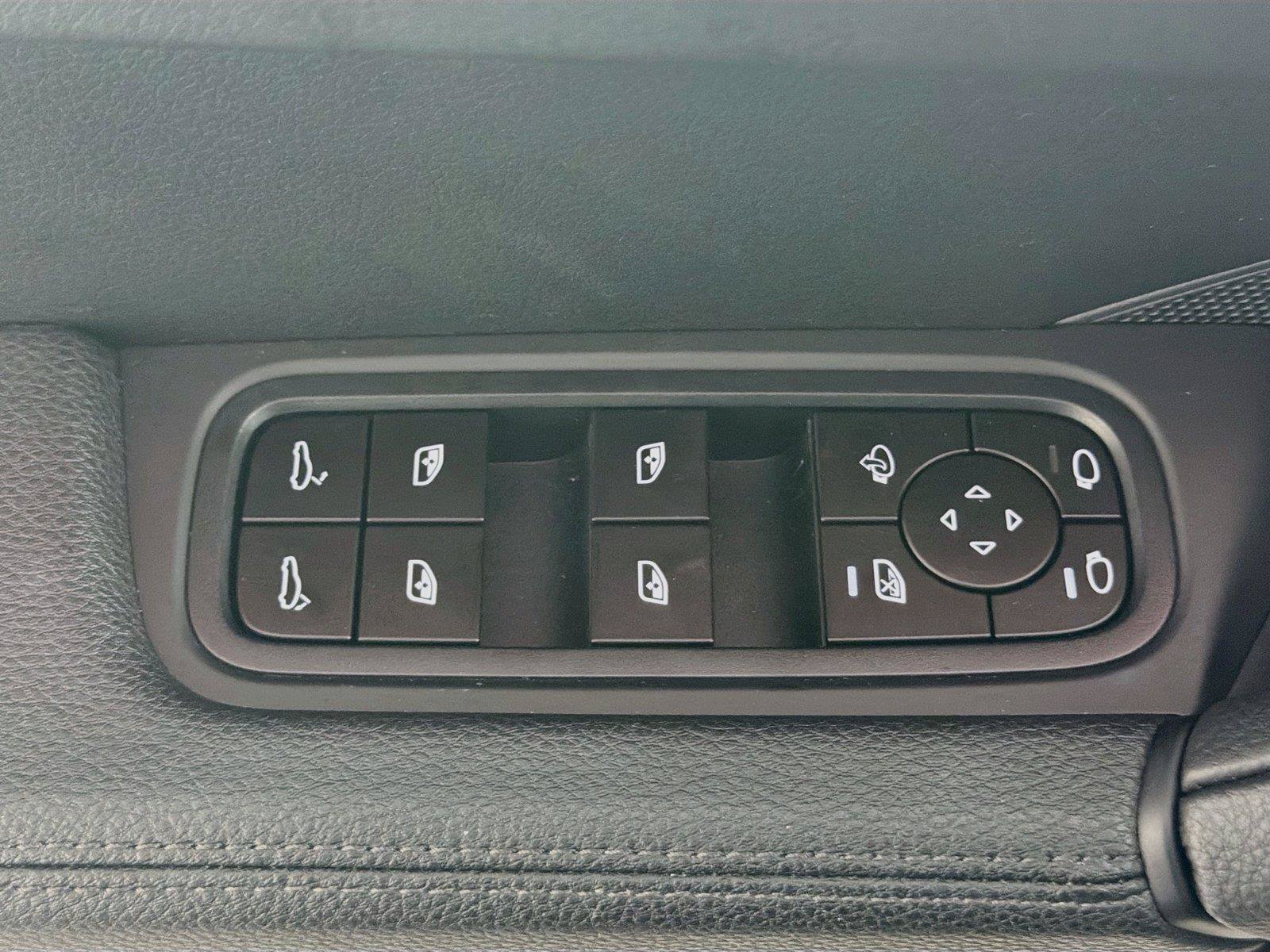 Certified 2026 Porsche Cayenne S AWD/4WD image 30