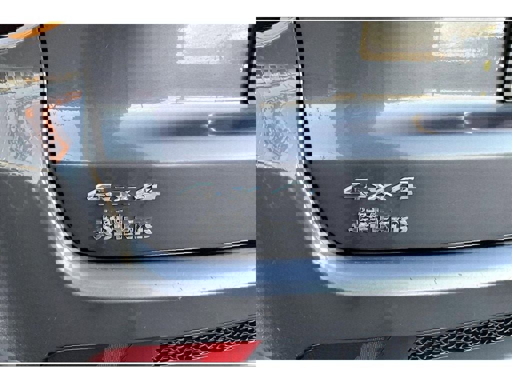 Used 2024 Jeep Compass Latitude image 34