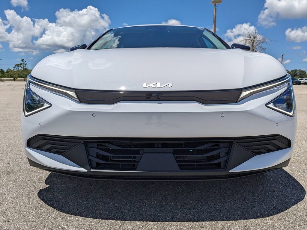 New 2025 Kia EV6 Light w/ Light LR Technology Package RWD image 10