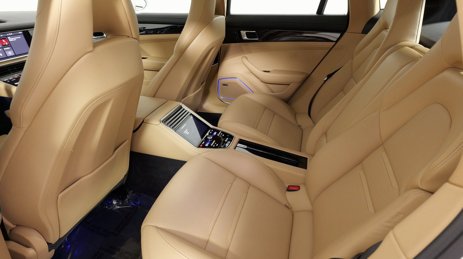 Used 2021 Porsche Panamera 4 image 36