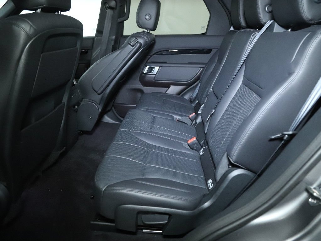 Used 2017 Land Rover Discovery SE AWD/4WD image 30