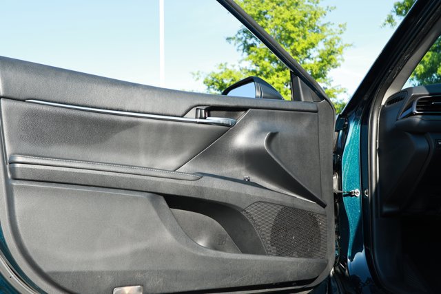 Used 2019 Toyota Camry XSE image 23