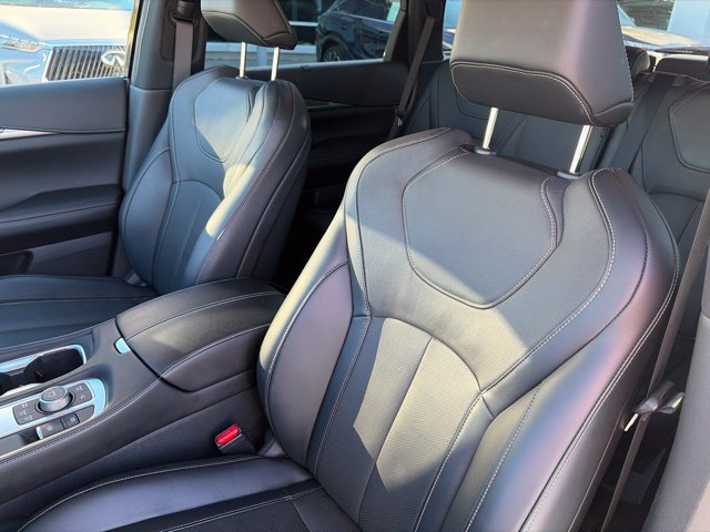 Certified 2023 INFINITI QX60 Luxe w/ Performance Audio Package AWD/4WD image 10