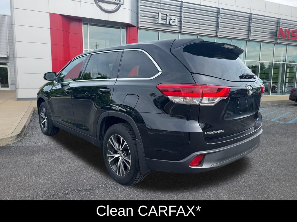 Used 2019 Toyota Highlander LE AWD/4WD image 9