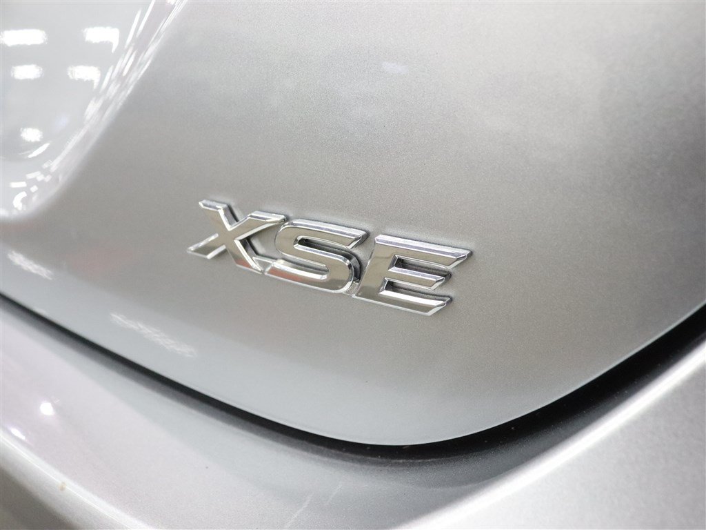 Used 2024 Toyota Camry XSE FWD image 11