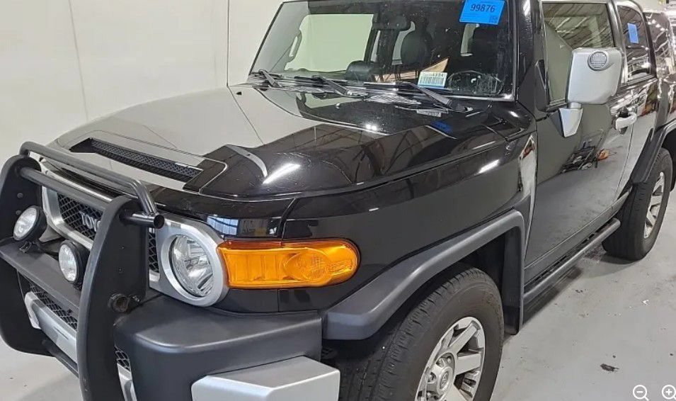Used 2014 Toyota FJ Cruiser 4WD w/ Upgrade Package image 1