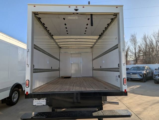 New 2024 Chevrolet Express 4500 Extended w/ Power Convenience Package RWD image 4