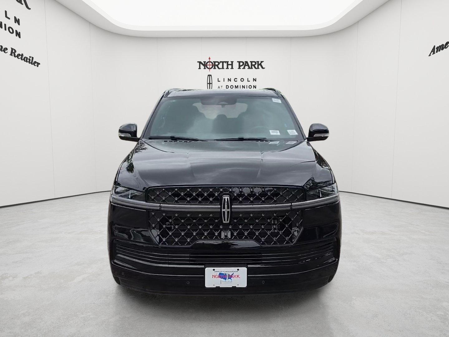 New 2026 Lincoln Navigator Reserve w/ Jet Appearance Package AWD/4WD image 8