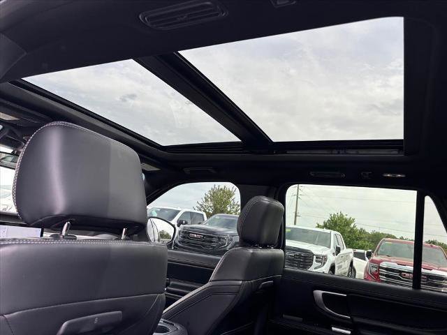 Used 2025 Ford Expedition Platinum w/ Stealth Appearance Package AWD/4WD image 20