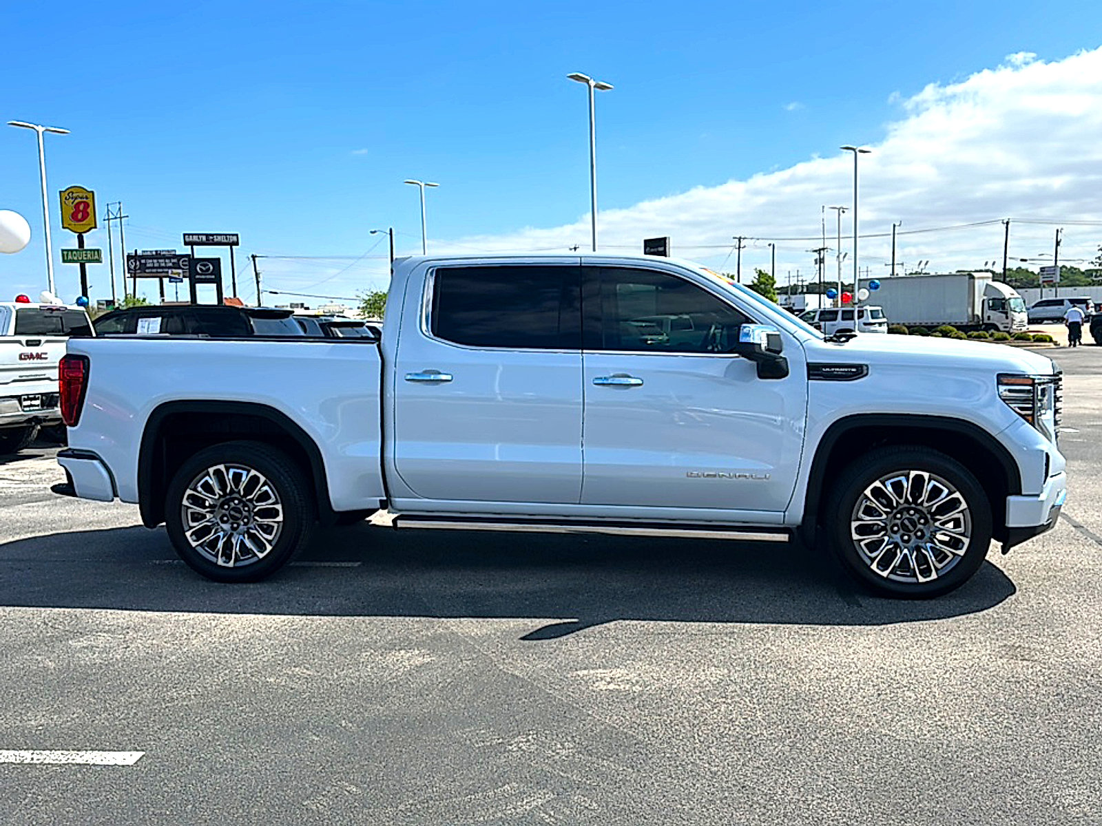 Used 2026 GMC Sierra 1500 Denali Ultimate AWD/4WD image 9