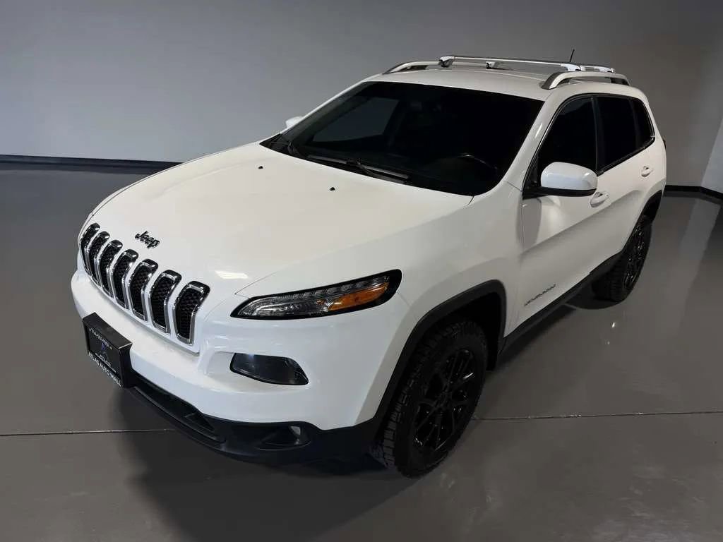 Used 2016 Jeep Cherokee Latitude w/ Comfort/Convenience Group AWD/4WD image 40
