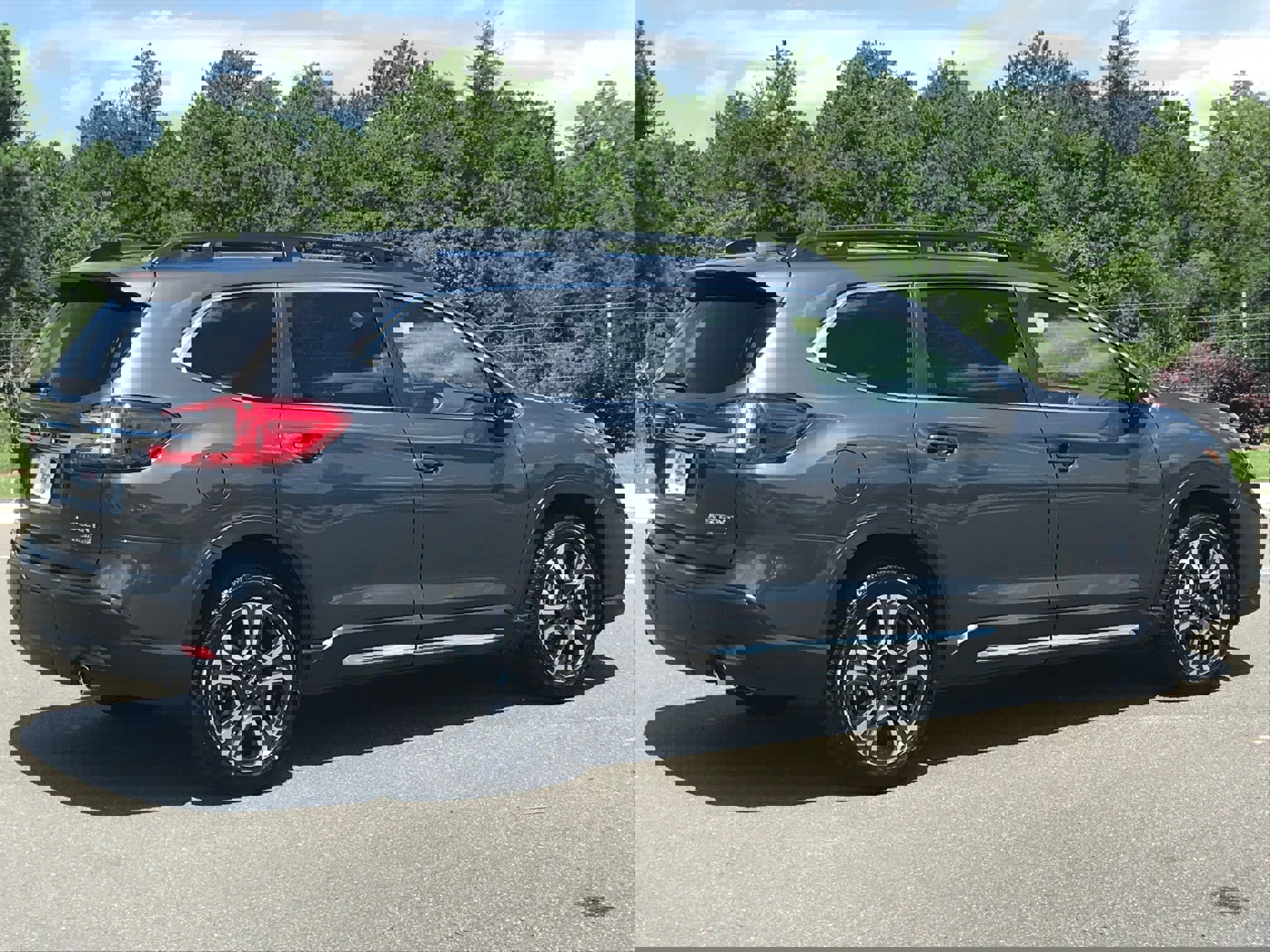 Certified 2025 Subaru Ascent Limited w/ Popular Package #2 image 4