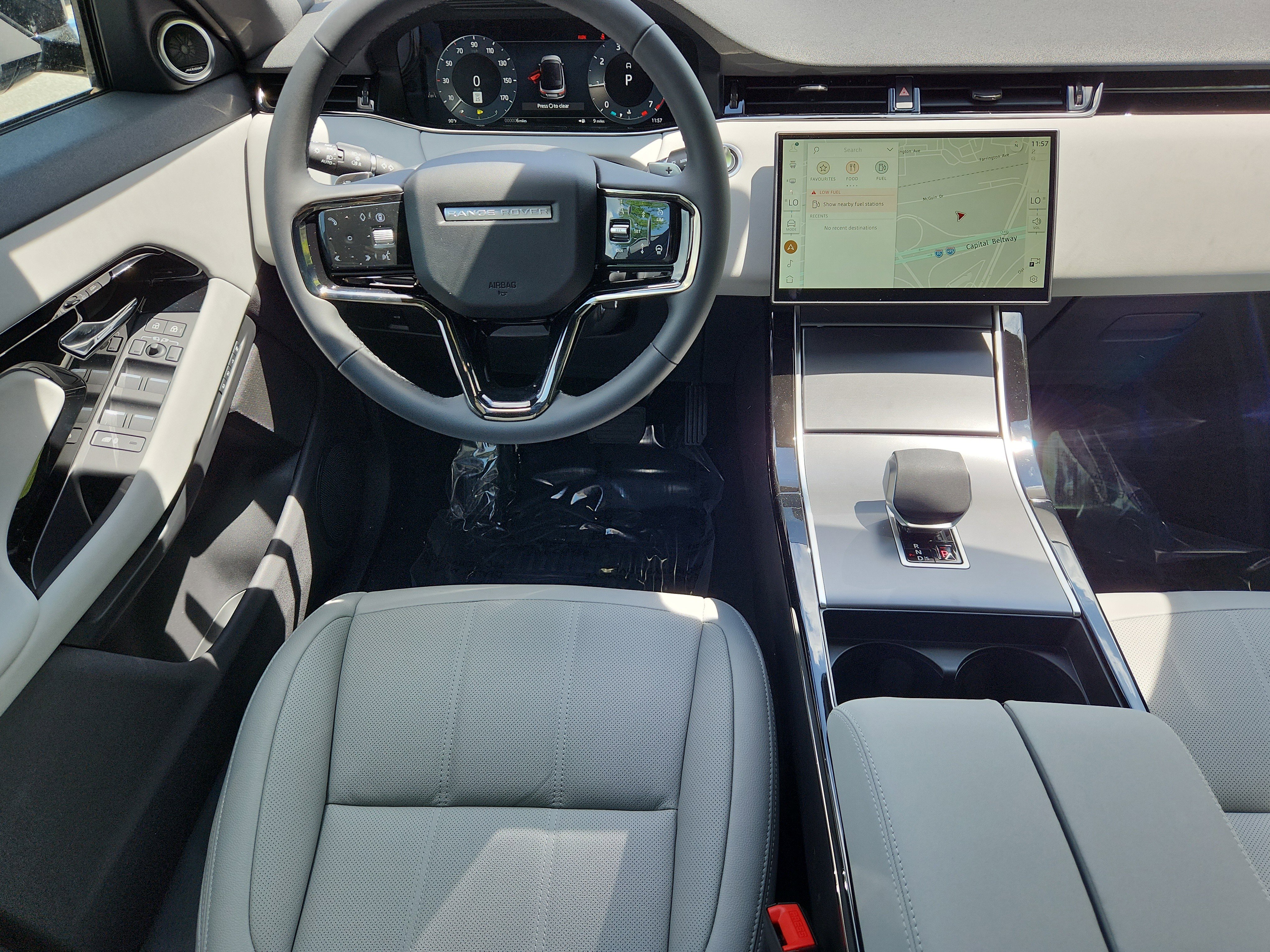 New 2026 Land Rover Range Rover Evoque S image 4