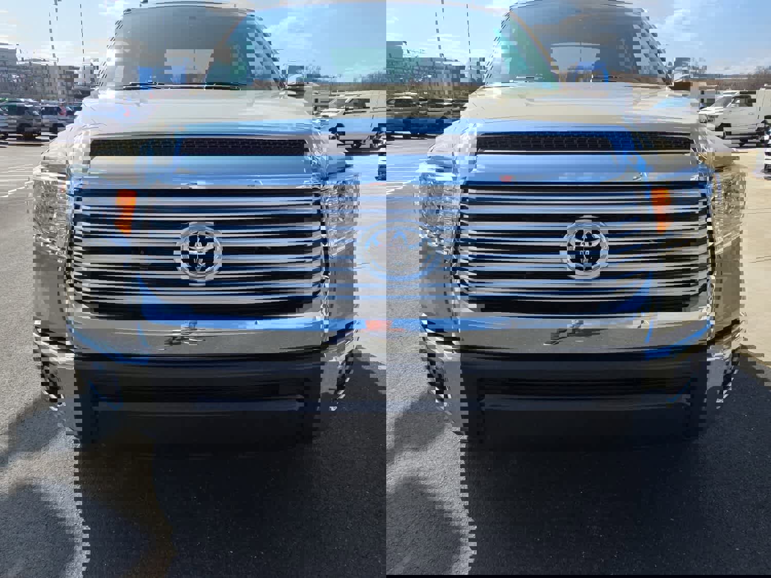 Used 2017 Toyota Tundra Limited w/ Limited Premium Package image 3