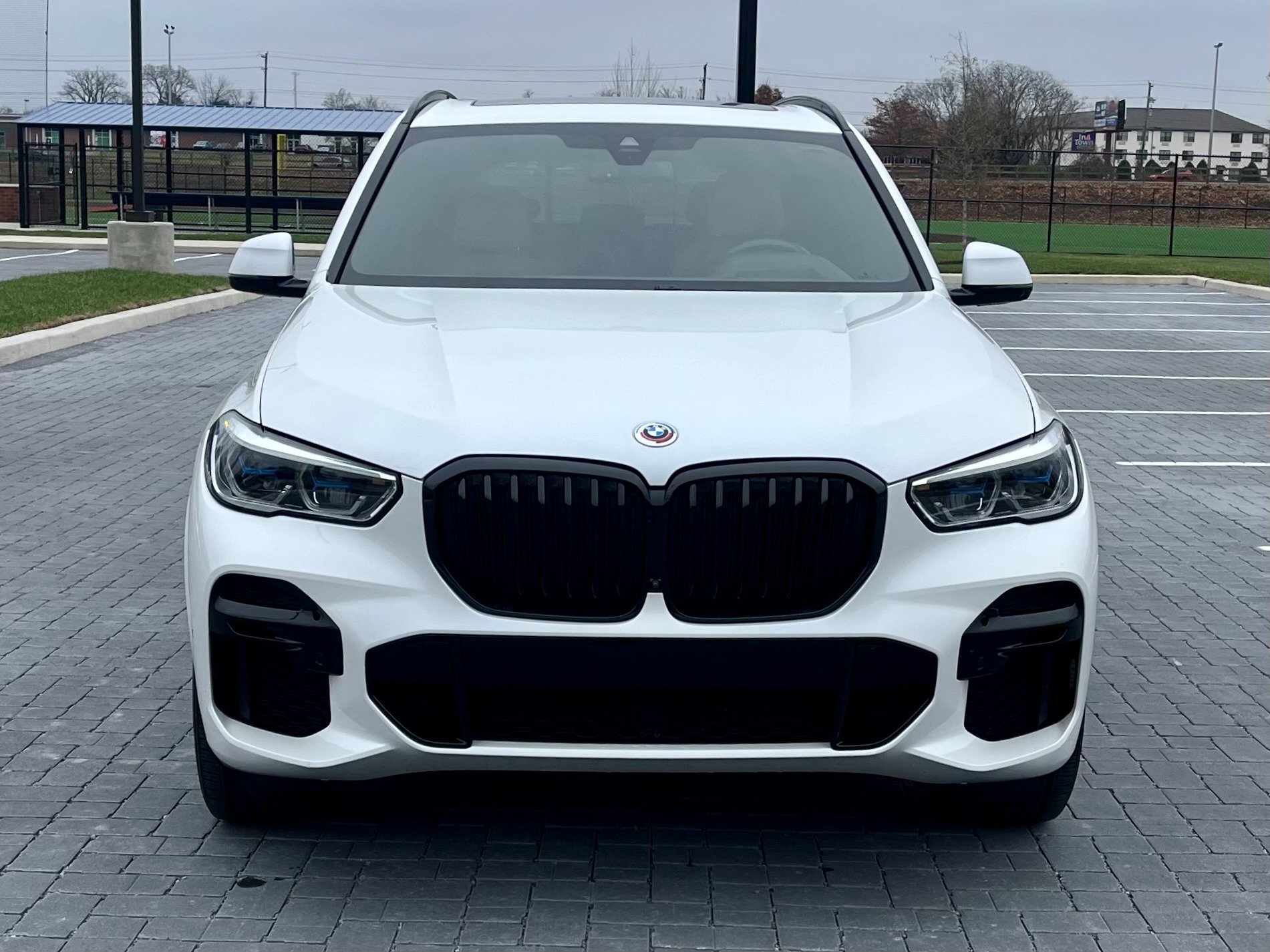 Used 2022 BMW X5 M50i w/ Executive Package image 6