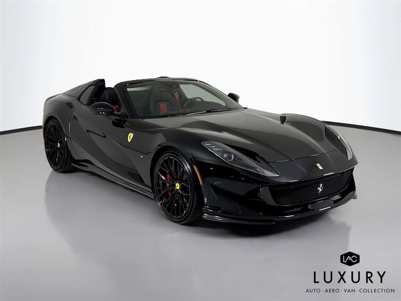Used 2021 Ferrari 812 GTS RWD image 3