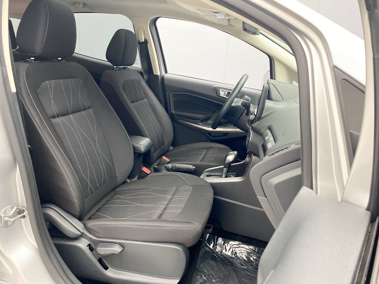 Used 2019 Ford EcoSport SE w/ SE Convenience Package AWD/4WD image 23