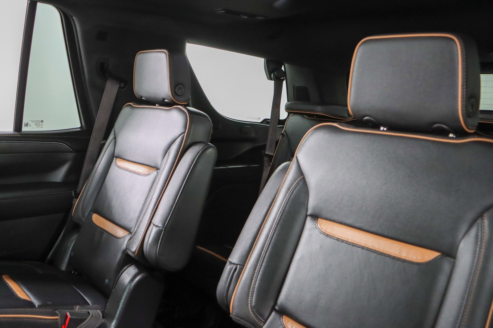 Used 2024 GMC Yukon AT4 w/ Technology Package image 29