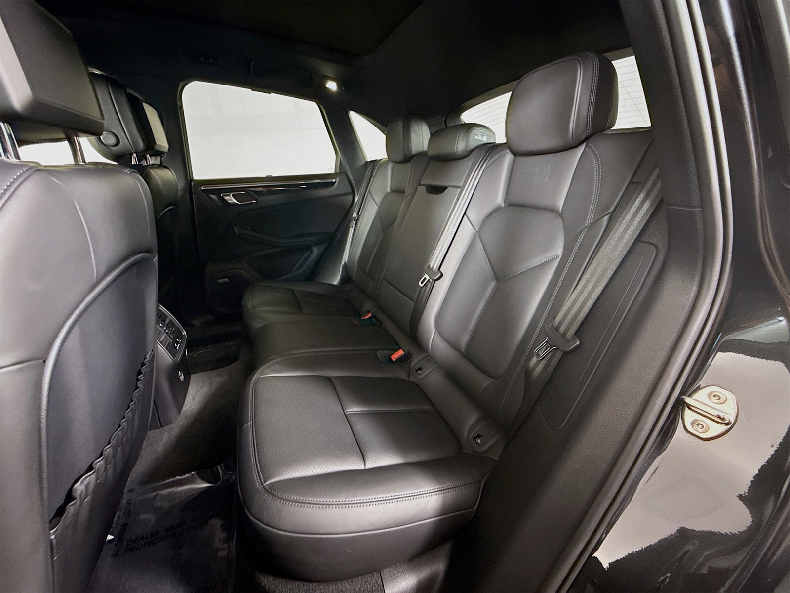 Used 2022 Porsche Macan image 18