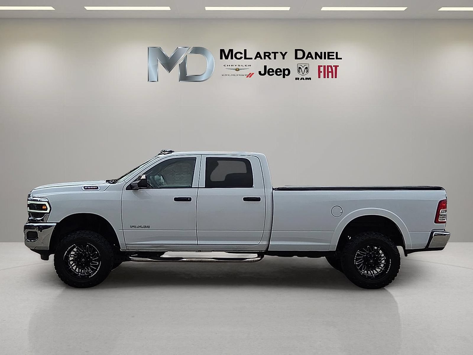 Used 2022 RAM 2500 Tradesman w/ Chrome Appearance Group AWD/4WD image 3