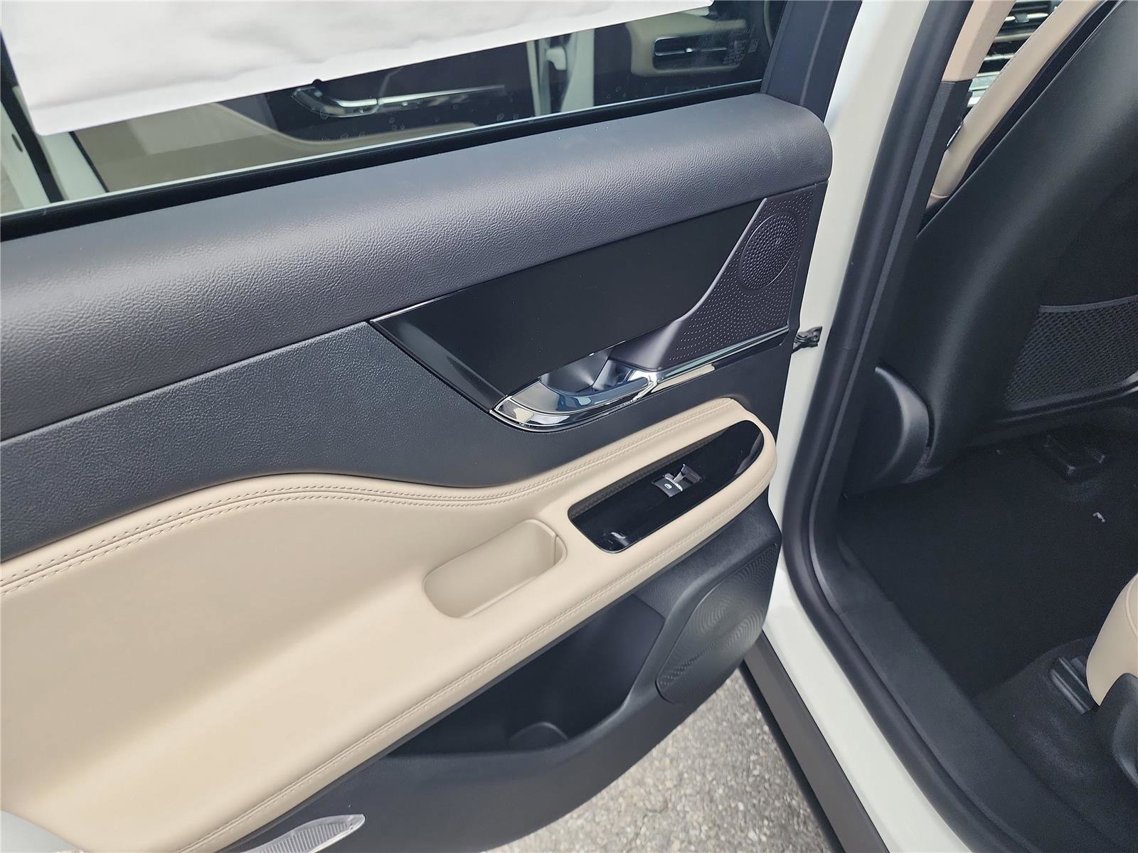 New 2026 Lincoln Corsair Premiere image 20