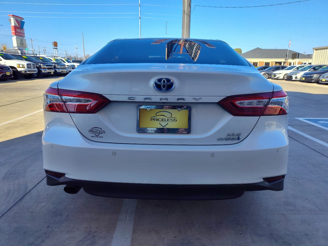 Used 2018 Toyota Camry XLE image 5