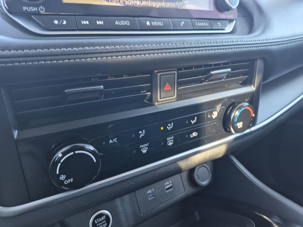 Used 2023 Nissan Rogue S image 23