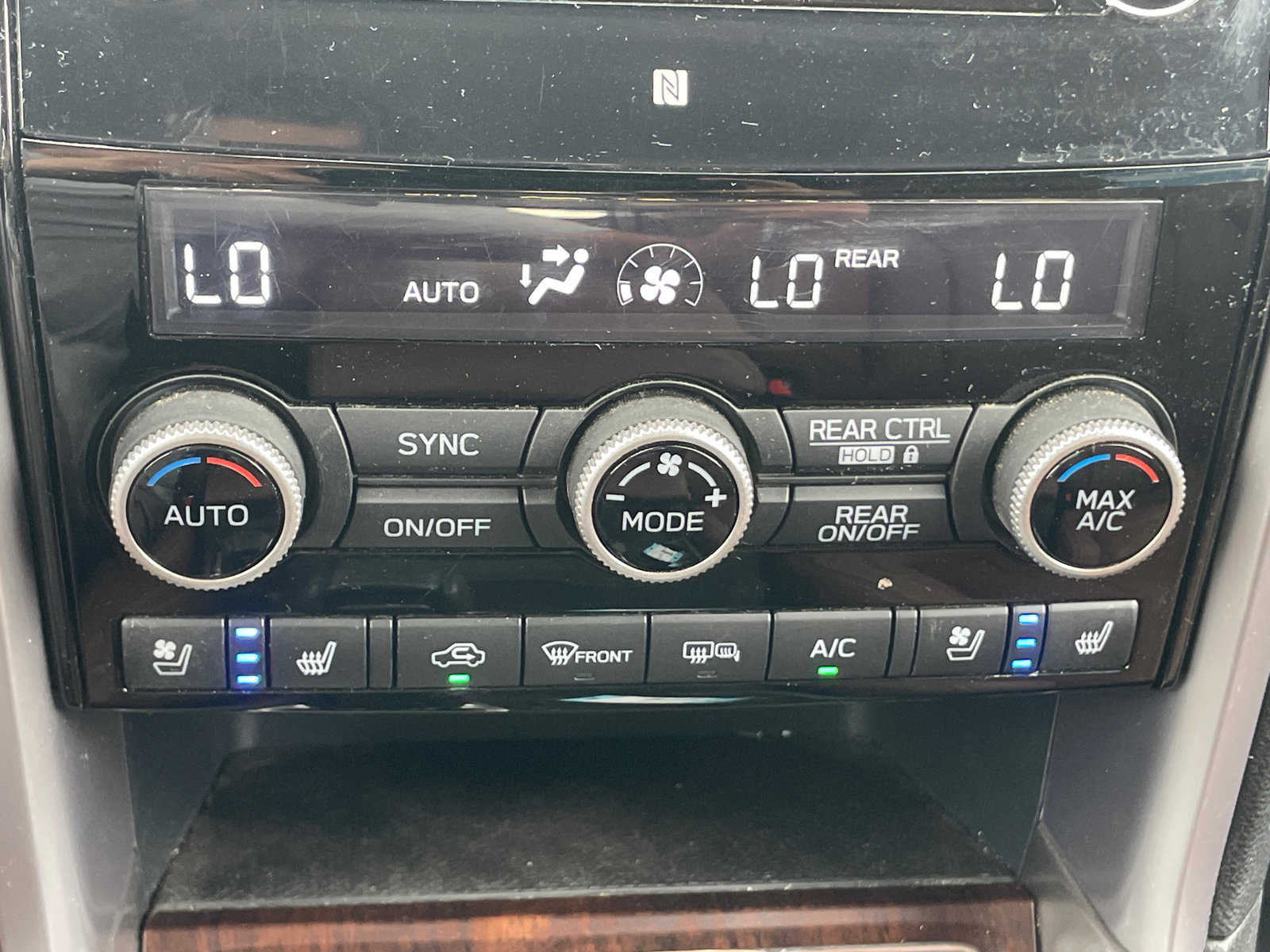 Used 2022 Subaru Ascent Touring AWD/4WD image 16