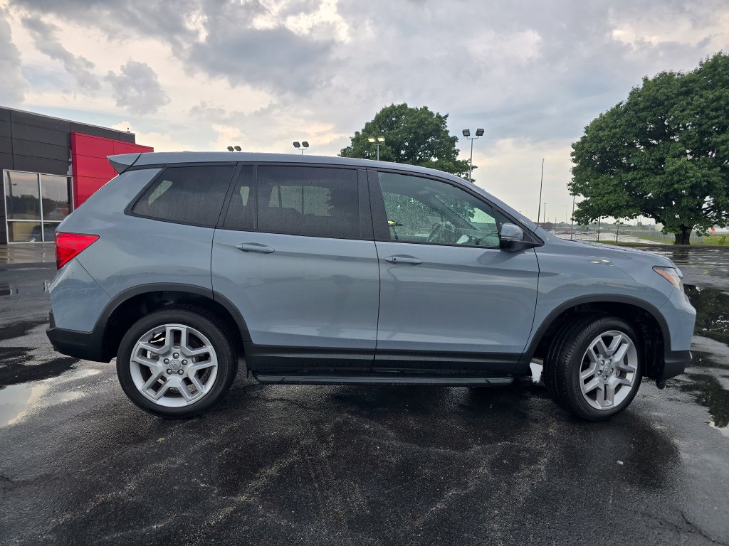 Used 2025 Honda Passport EX-L image 17