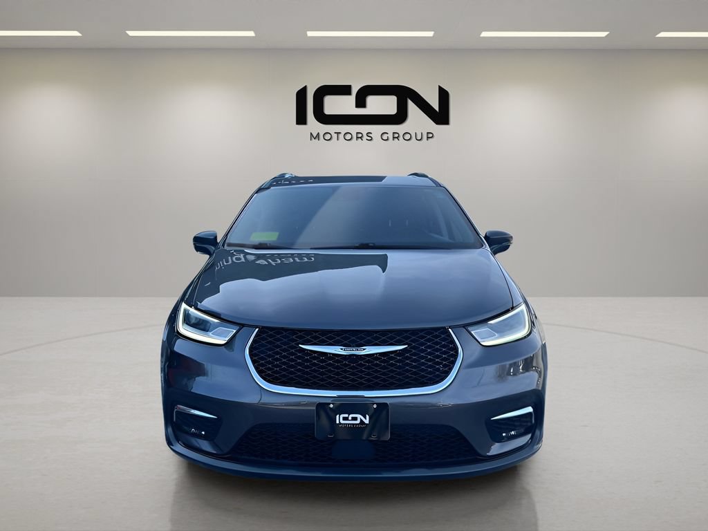Used 2022 Chrysler Pacifica Touring-L FWD image 8