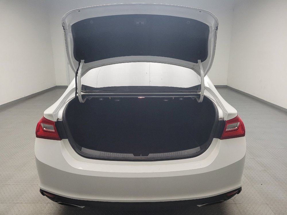Used 2017 Chevrolet Malibu Premier FWD image 29