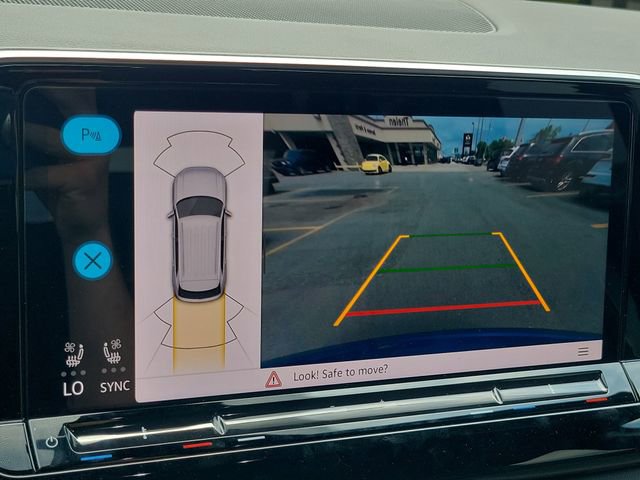 Used 2024 Volkswagen Atlas Cross Sport SE image 13