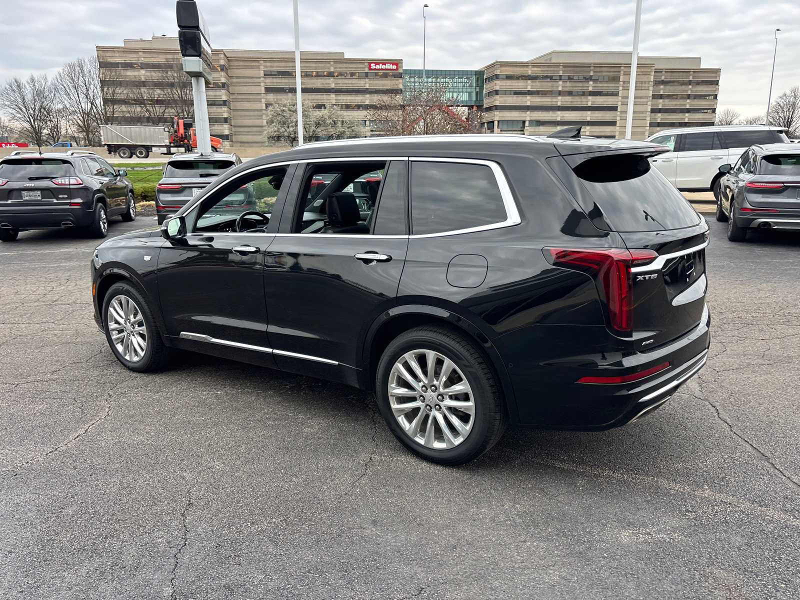 Used 2020 Cadillac XT6 Premium Luxury image 5