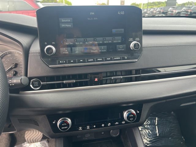 Used 2024 Mitsubishi Outlander SE Black Edition image 13