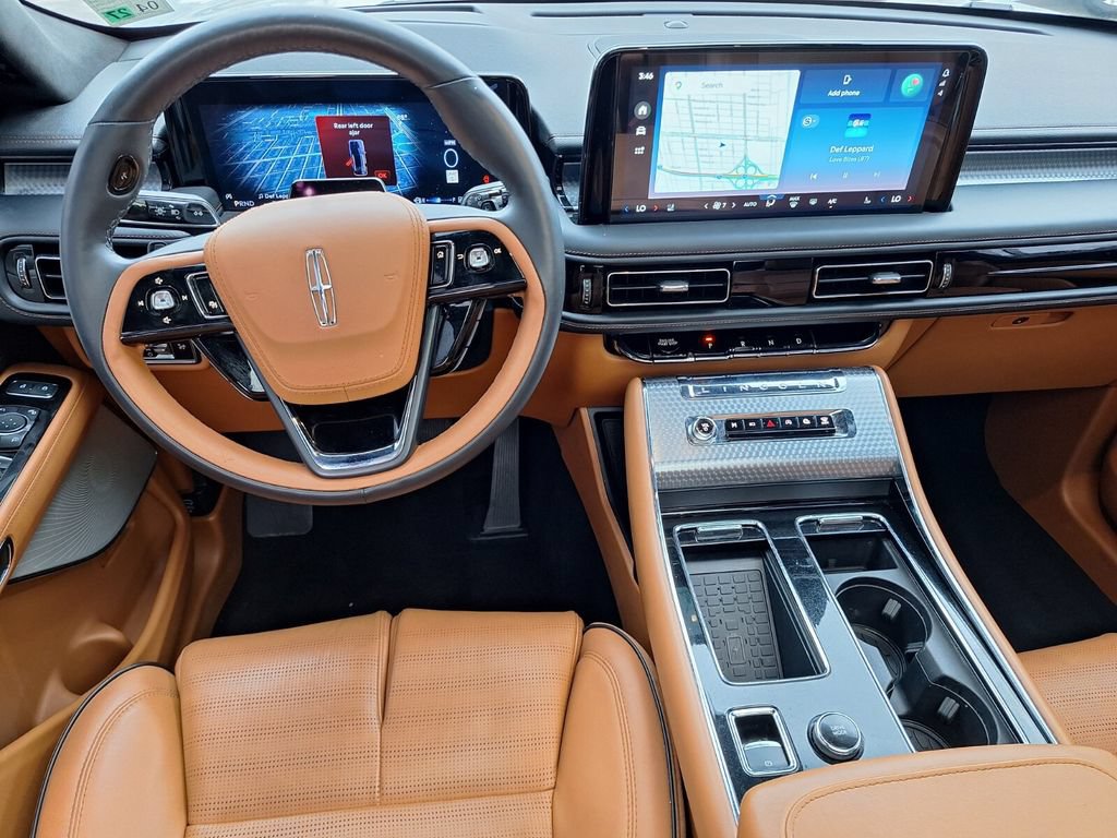 Used 2025 Lincoln Aviator Black Label w/ Jet Appearance Package AWD/4WD image 11