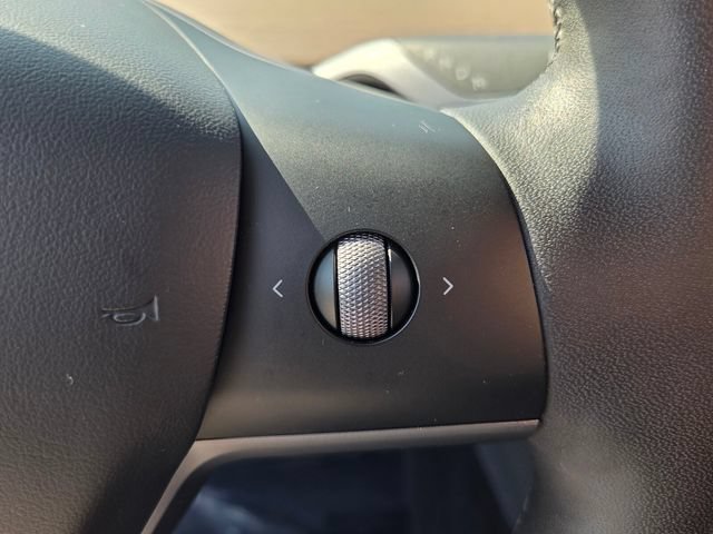 Used 2024 Tesla Model Y Long Range RWD image 28