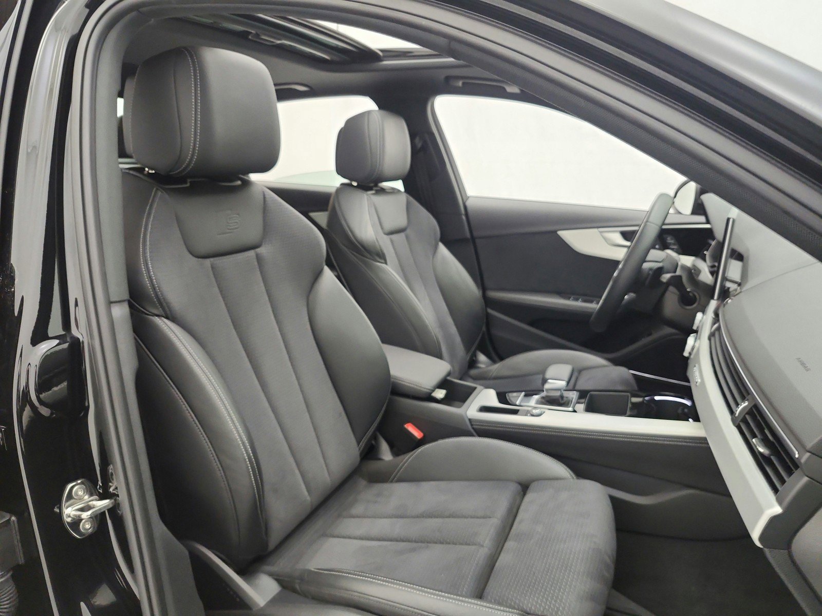 Used 2023 Audi A4 2.0T Premium Plus w/ Premium Plus Package image 20