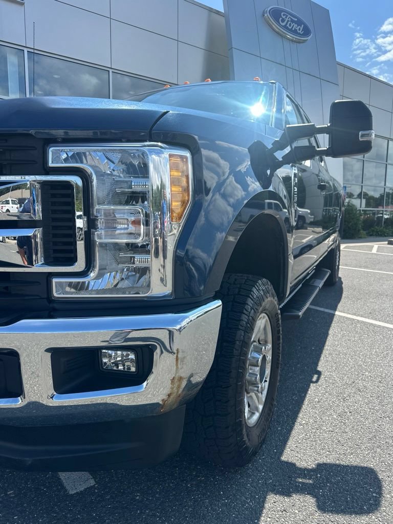 Used 2017 Ford F250 XLT w/ XLT Value Package AWD/4WD image 3
