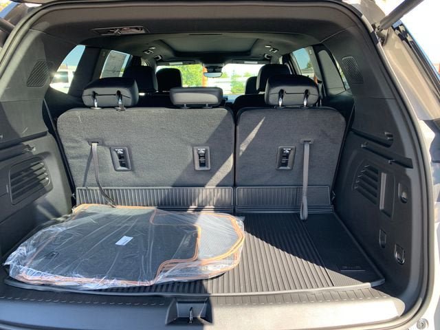 New 2026 GMC Acadia AT4 w/ Super Cruise Package AWD/4WD image 8