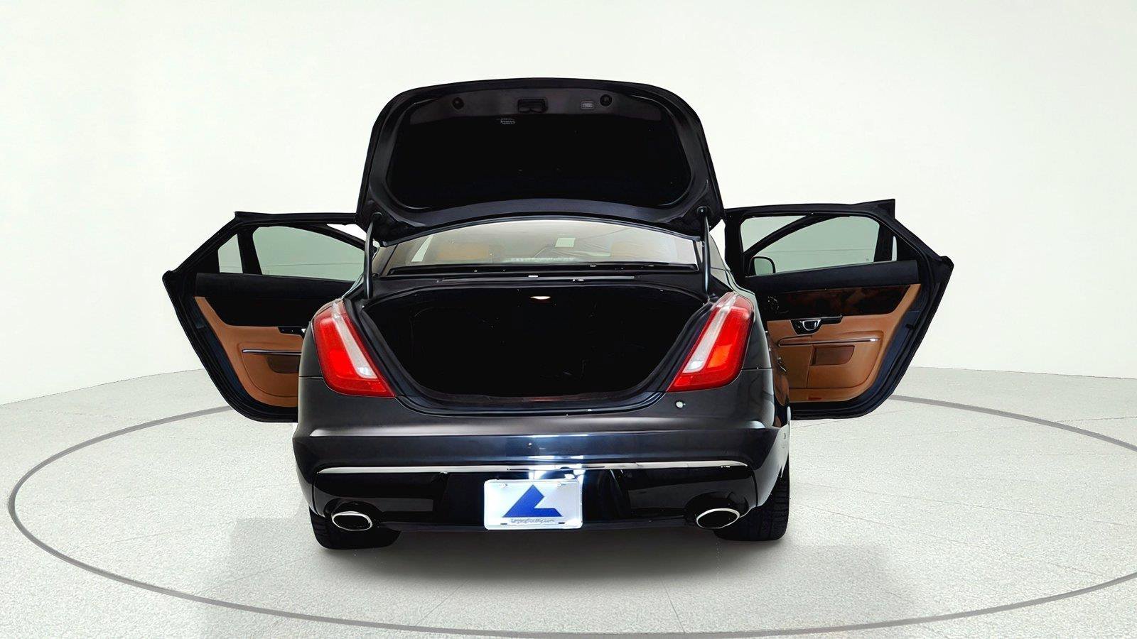 Used 2016 Jaguar XJ L Portfolio AWD/4WD image 34