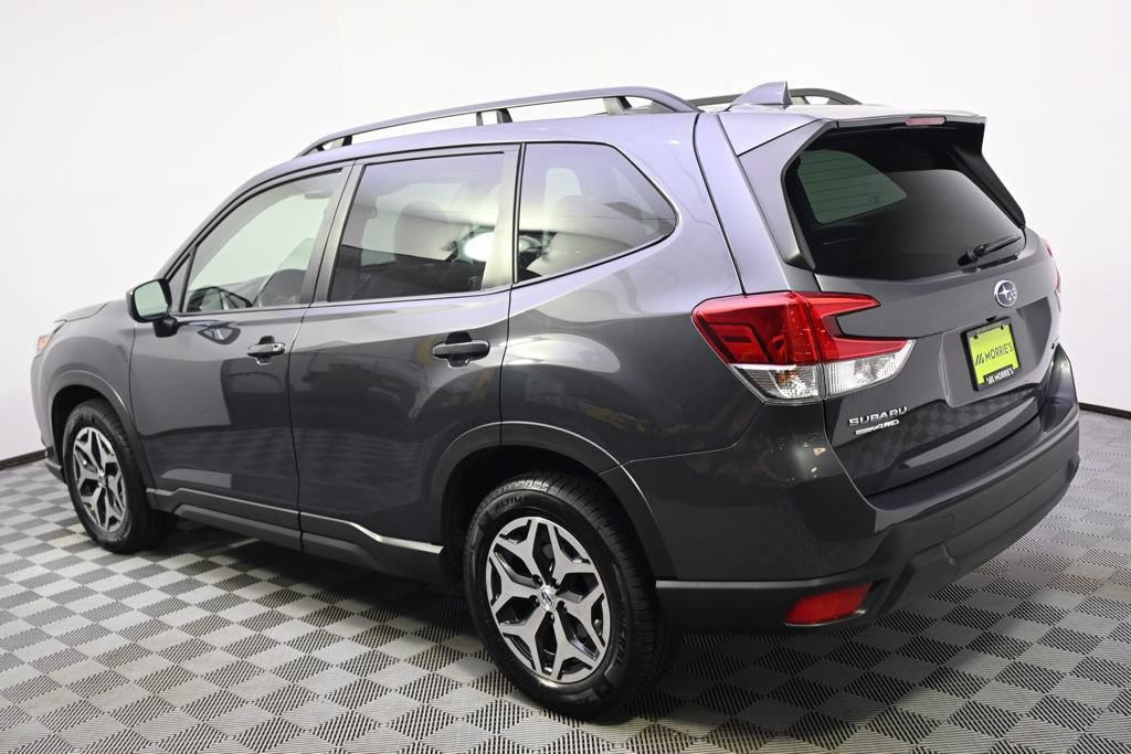 Used 2022 Subaru Forester Premium AWD/4WD image 3