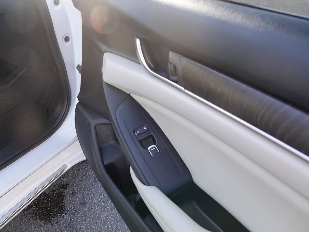 Used 2018 Honda Accord EX-L image 28