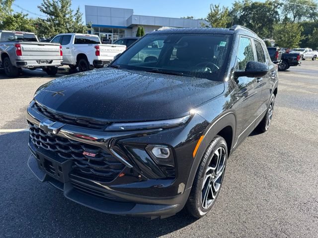 Used 2025 Chevrolet TrailBlazer RS w/ Convenience Package AWD/4WD image 2
